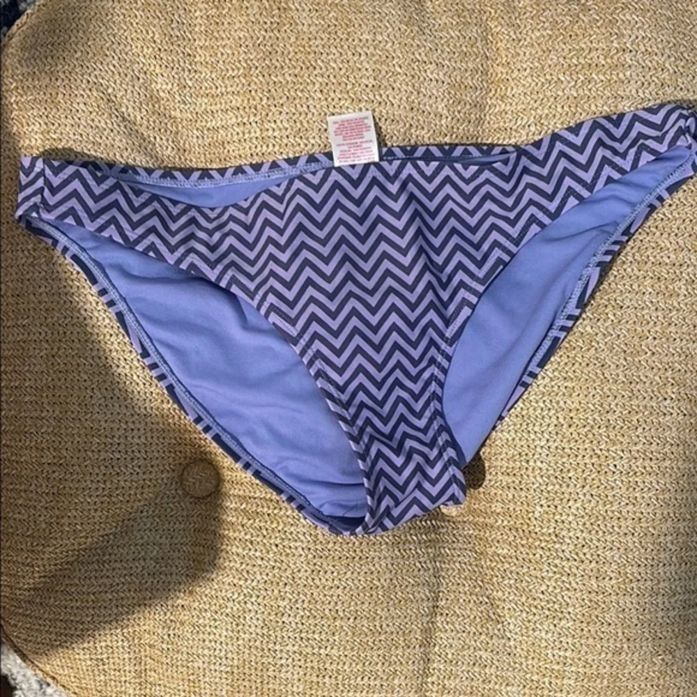 ❤️3 for $15!❤️ Xhilaration Purple Bikini Bottom with Chevron Design